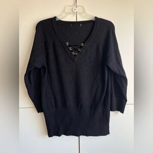 Cable and Gauge Women’s Black V-Neck Sweater Size L